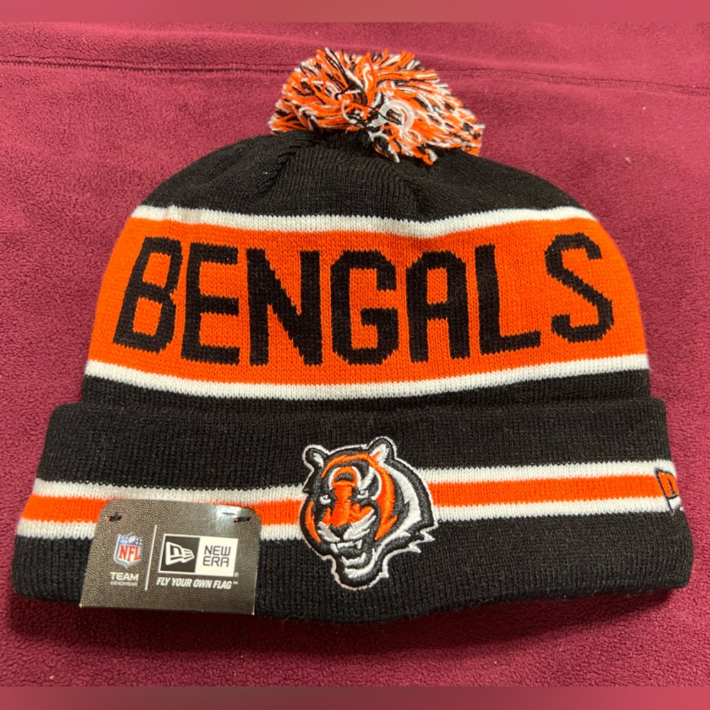 New Era NFL Cincinnati Bengals Knit Beanie Hat With Pom NWT